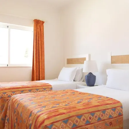 Prainha 2 Bed With Pool, Air Con And Access Alvor