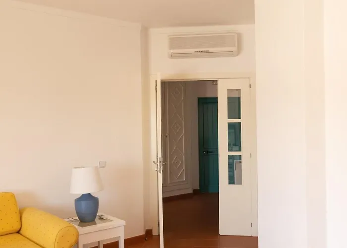 Apartment - 5 Min Walk To The *