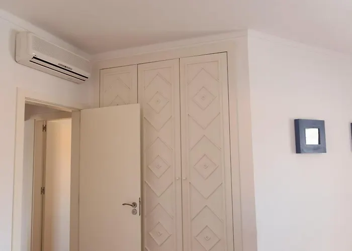 Apartment - 5 Min Walk To The *