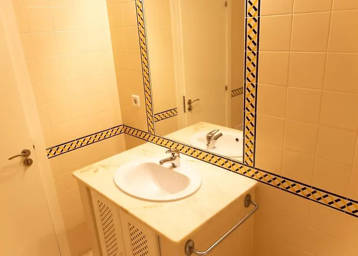 Apartment - 5 Min Walk To The Alvor