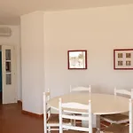 Prainha 2 Bed With Pool, Air Con And Access Alvor