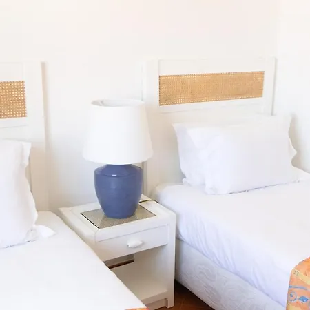 Prainha 2 Bed With Pool, Air Con And Access * Alvor