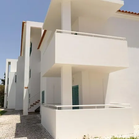 아파트 Prainha 2 Bed With Pool, Air Con And Access 알보르